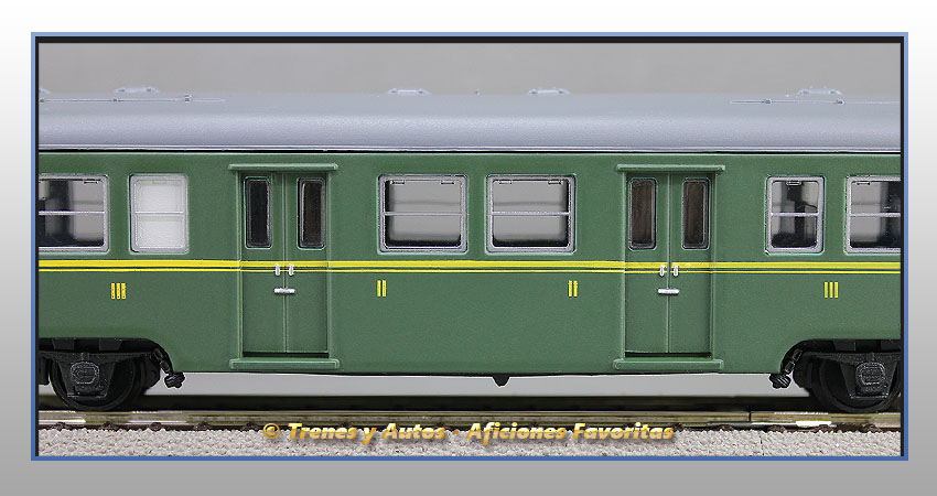 Coche pasajeros Serie 7000 "Yenkas" BC-7081 2ª y 3ª Clase - Renfe