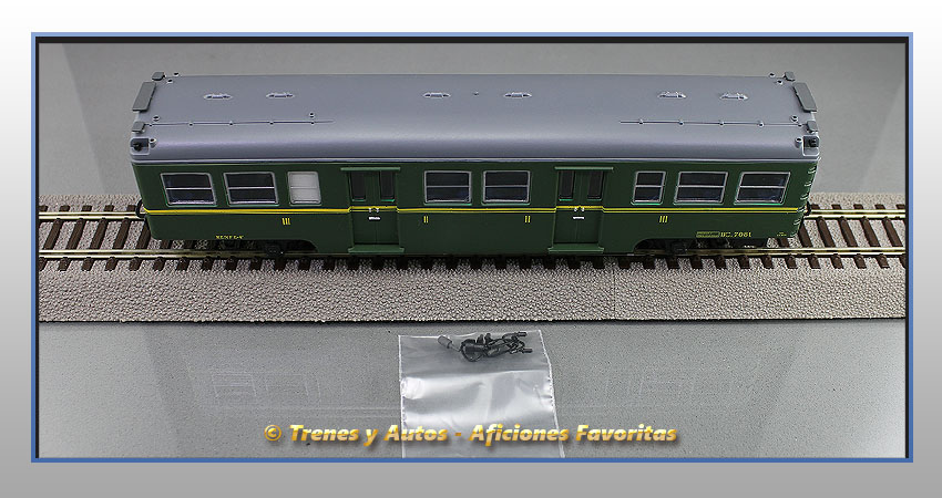 Coche pasajeros Serie 7000 "Yenkas" BC-7081 2ª y 3ª Clase - Renfe (Complementos)