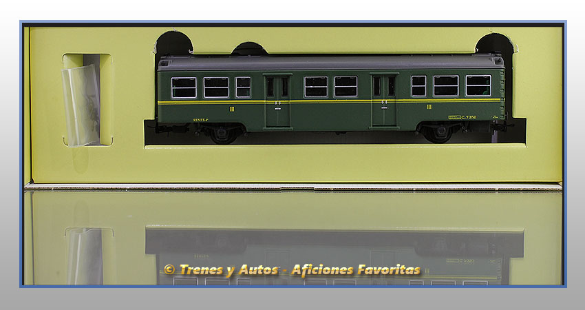 Coche pasajeros Serie 7000 "Yenkas" C-7050 - Renfe