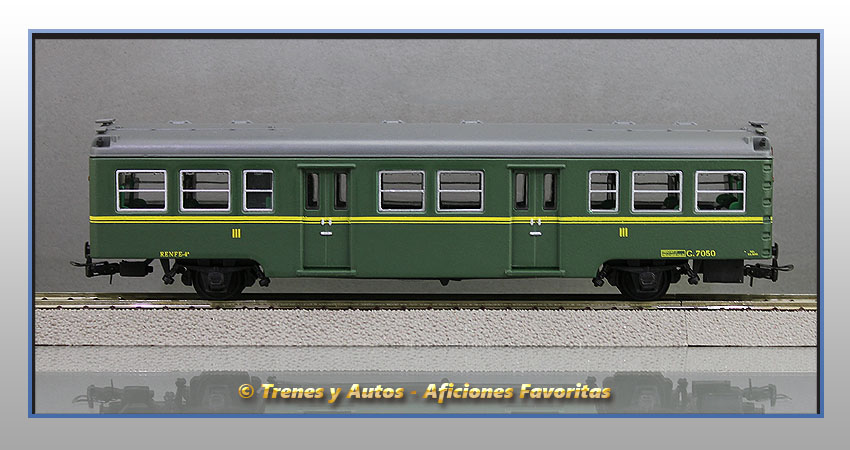 Coche pasajeros Serie 7000 "Yenkas" C-7050 3ª Clase - Renfe