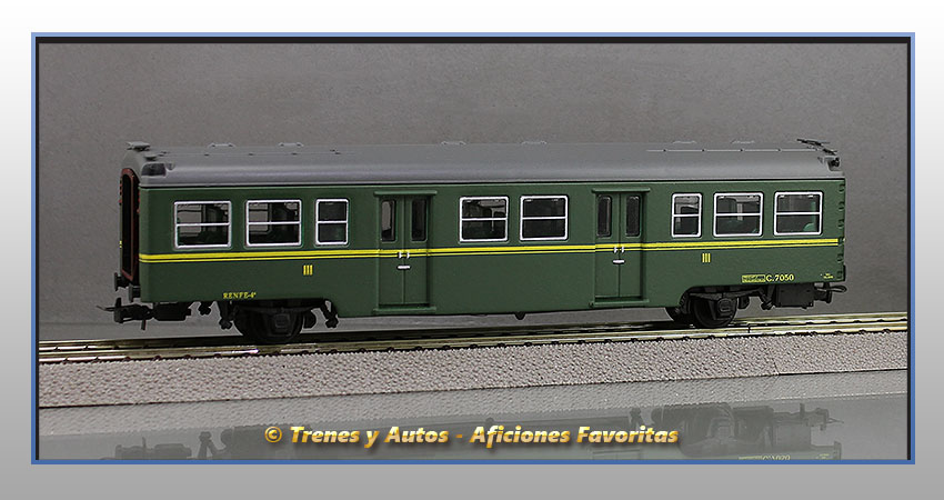 Coche pasajeros Serie 7000 "Yenkas" C-7050 3ª Clase - Renfe