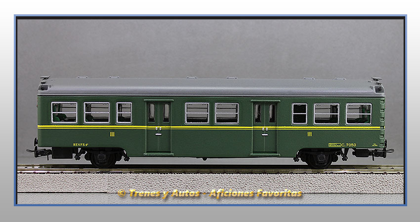 Coche pasajeros Serie 7000 "Yenkas" C-7050 3ª Clase - Renfe