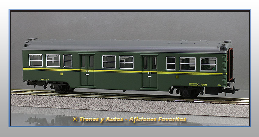 Coche pasajeros Serie 7000 "Yenkas" C-7050 3ª Clase - Renfe