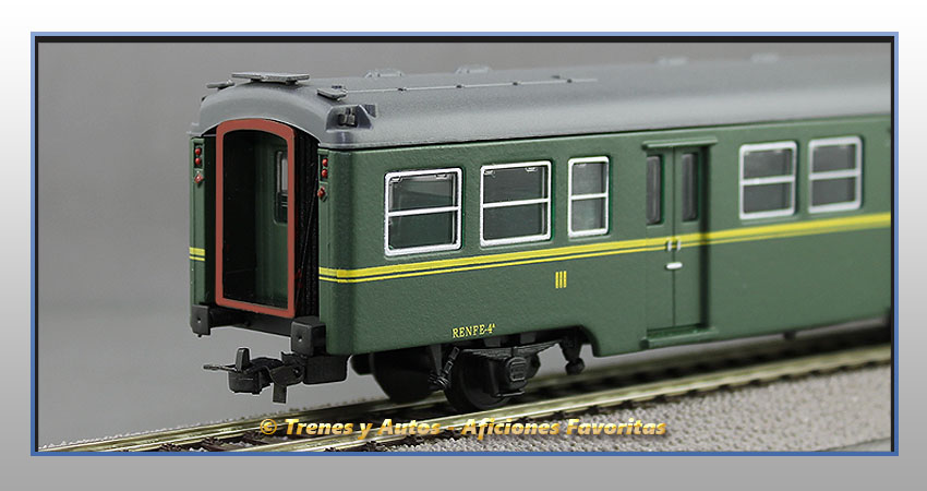 Coche pasajeros Serie 7000 "Yenkas" C-7050 3ª Clase - Renfe