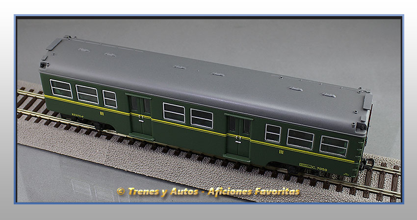 Coche pasajeros Serie 7000 "Yenkas" C-7050 3ª Clase - Renfe