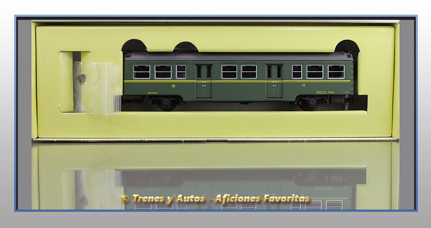 Coche pasajeros Serie 7000 "Yenkas" C-7041 - Renfe
