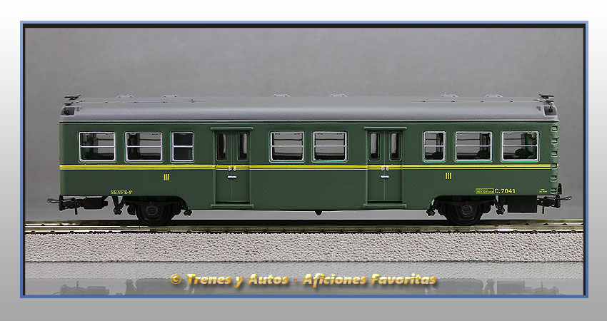 Coche pasajeros Serie 7000 "Yenkas" C-7041 3ª Clase - Renfe