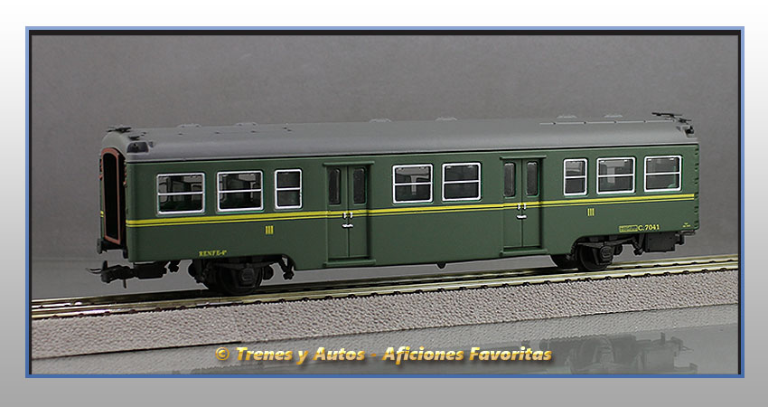 Coche pasajeros Serie 7000 "Yenkas" C-7041 3ª Clase - Renfe