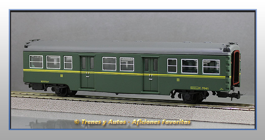 Coche pasajeros Serie 7000 "Yenkas" C-7041 3ª Clase - Renfe