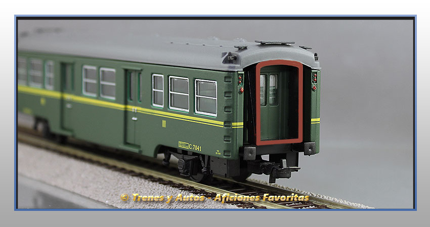 Coche pasajeros Serie 7000 "Yenkas" C-7041 3ª Clase - Renfe