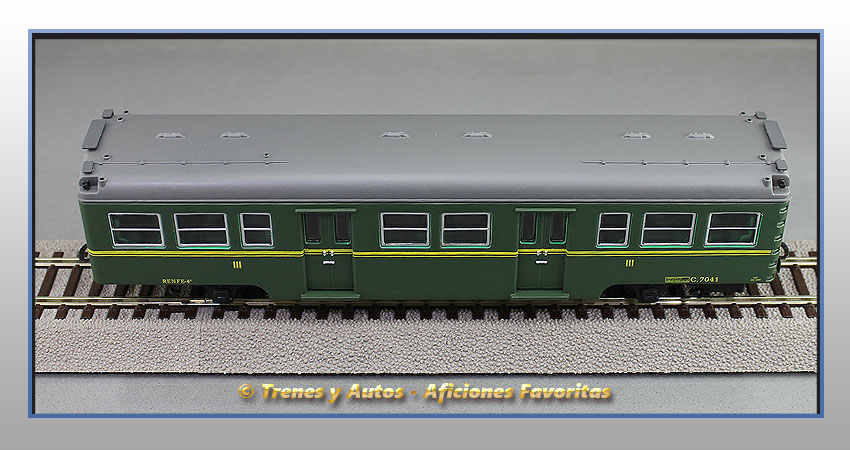 Coche pasajeros Serie 7000 "Yenkas" C-7041 3ª Clase - Renfe