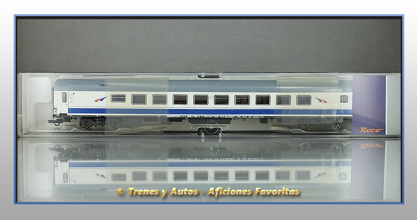 Coche de 2ª clase con cafetería "Grandes Líneas" - Renfe