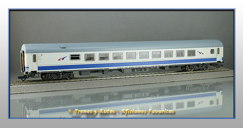 Coche de 2ª clase con cafetería "Grandes Líneas" - Renfe