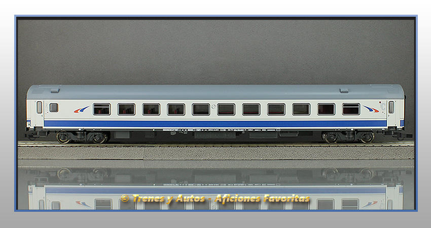 Coche de 2ª clase con cafetería "Grandes Líneas" - Renfe