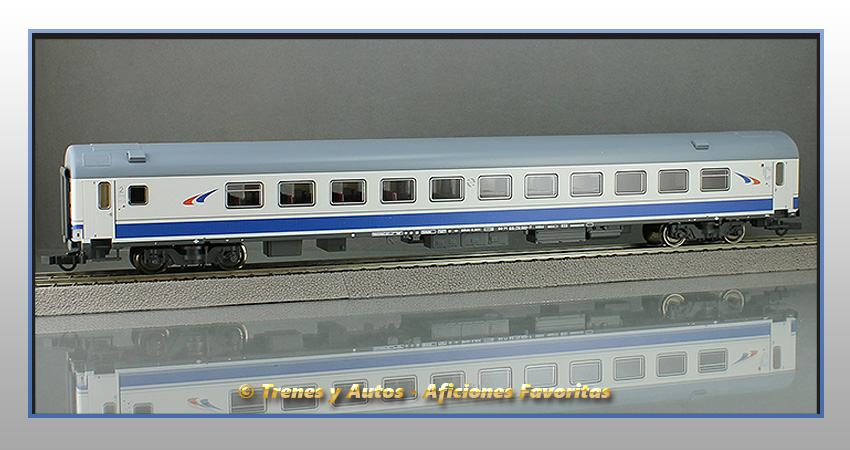 Coche de 2ª clase con cafetería "Grandes Líneas" - Renfe