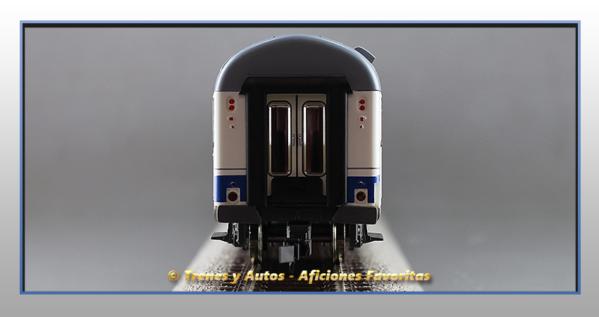 Coche de 2ª clase con cafetería "Grandes Líneas" - Renfe