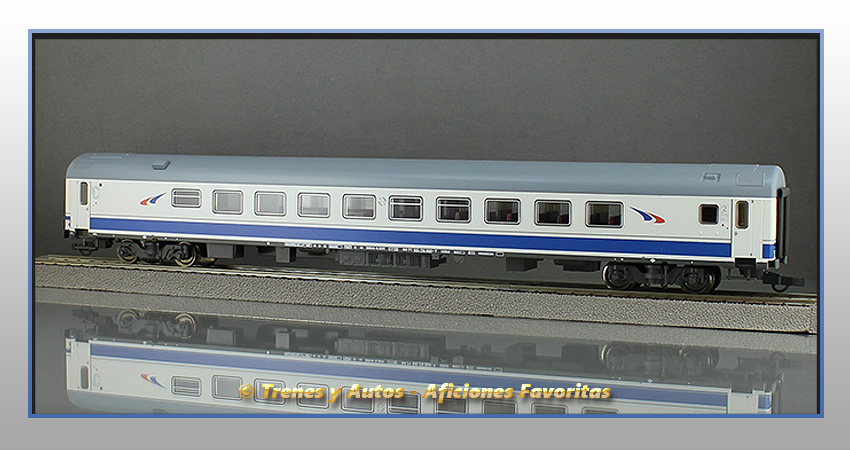 Coche de 2ª clase con cafetería "Grandes Líneas" - Renfe