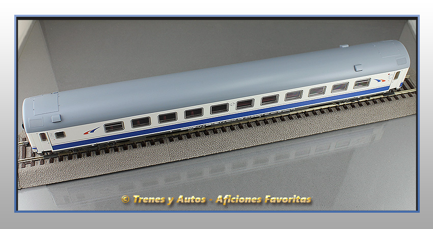 Coche de 2ª clase con cafetería "Grandes Líneas" - Renfe