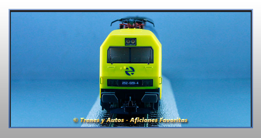 Locomotora eléctrica Serie 252 "TAXI" - Renfe