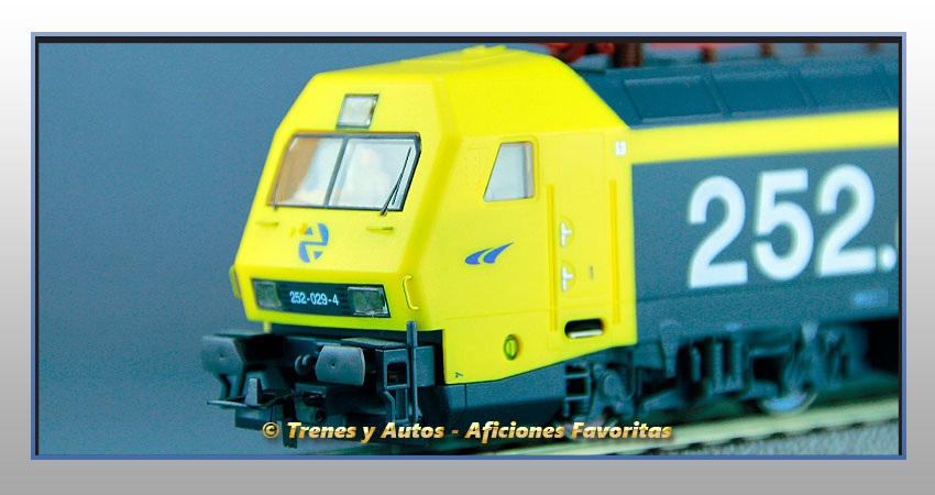 Locomotora eléctrica Serie 252 "TAXI" - Renfe