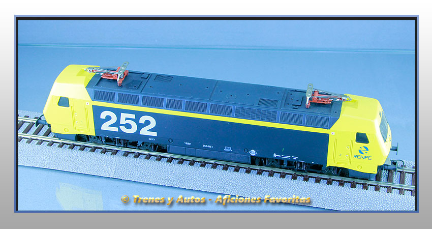 Locomotora eléctrica Serie 252 "TAXI" - Renfe