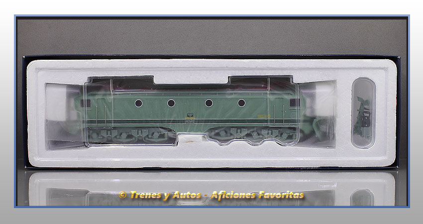 Locomotora eléctrica Serie 276 con quitanieves - Renfe