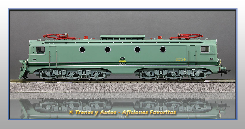 Locomotora eléctrica Serie 276 con quitanieves - Renfe