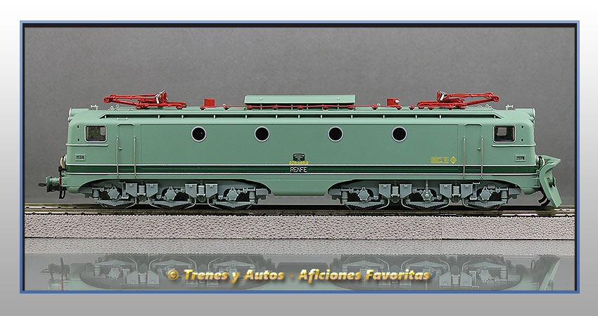 Locomotora eléctrica Serie 276 con quitanieves - Renfe