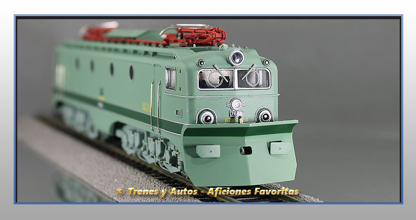 Locomotora eléctrica Serie 276 con quitanieves - Renfe