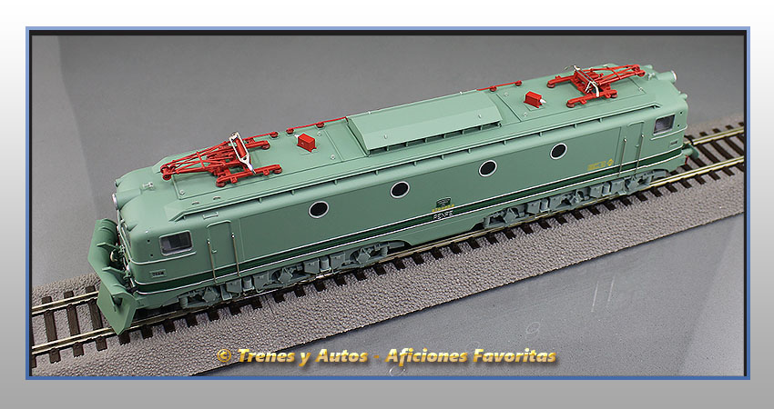Locomotora eléctrica Serie 276 con quitanieves - Renfe