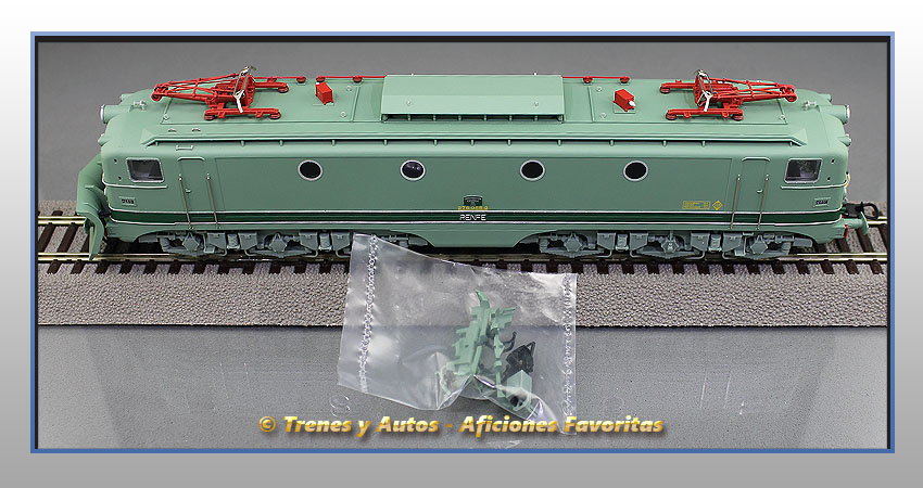 Locomotora eléctrica Serie 276 con quitanieves - Renfe (Complementos)