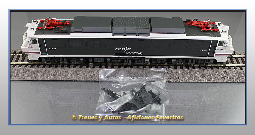 Locomotora eléctrica Serie 251 "Mercancías" - Renfe (Complementos)