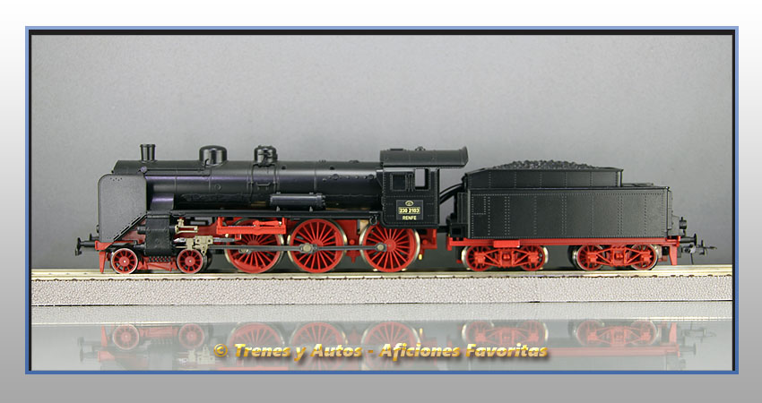 Locomotora vapor con ténder BR-17 - Renfe
