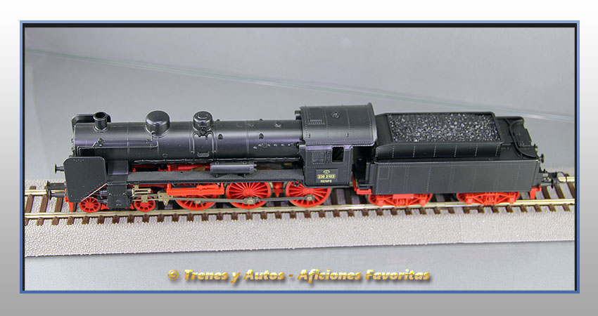 Locomotora vapor con ténder BR-17 - Renfe