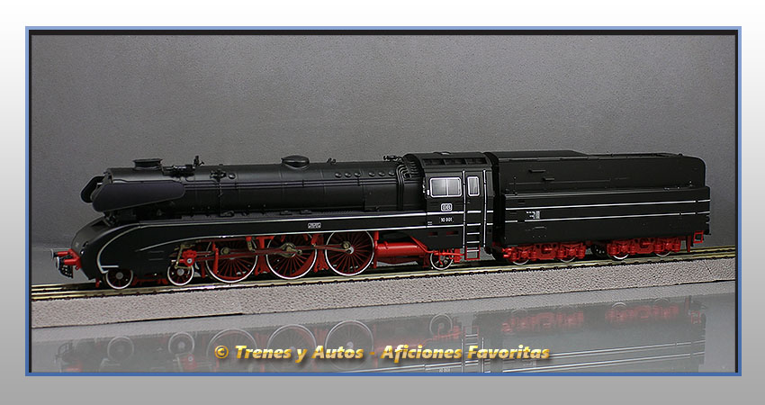Locomotora vapor con ténder Serie BR 10 - DB