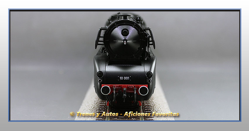 Locomotora vapor con ténder Serie BR 10 - DB