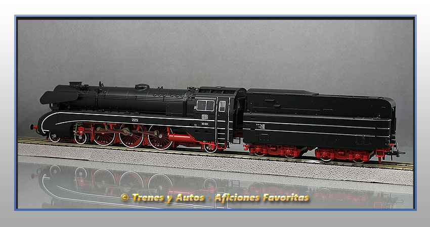 Locomotora vapor con ténder Serie BR 10 - DB