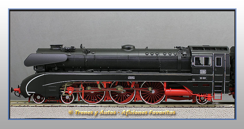 Locomotora vapor con ténder Serie BR 10 - DB