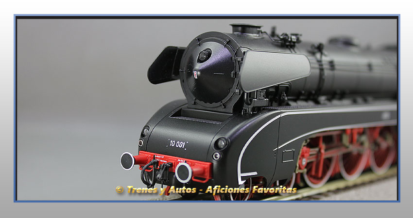 Locomotora vapor con ténder Serie BR 10 - DB