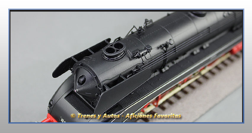 Locomotora vapor con ténder Serie BR 10 - DB