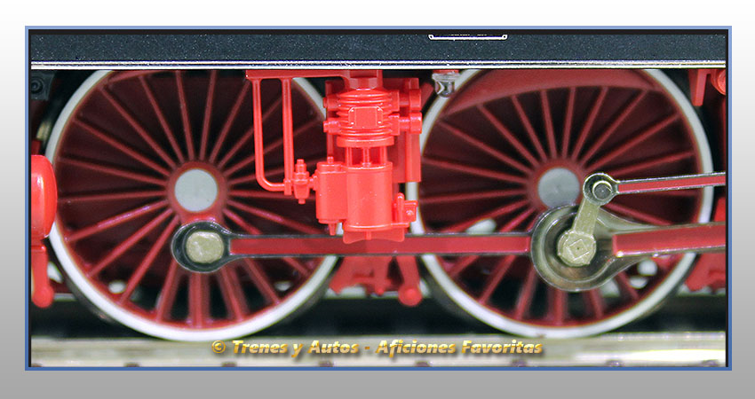 Locomotora vapor con ténder Serie BR 10 - DB