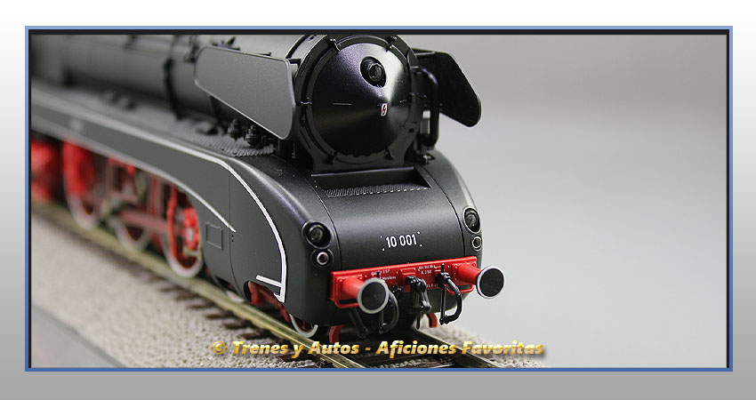 Locomotora vapor con ténder Serie BR 10 - DB