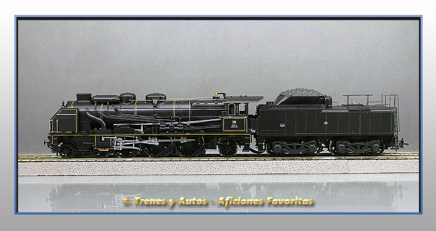 Locomotora vapor con ténder 231 E - SNCF