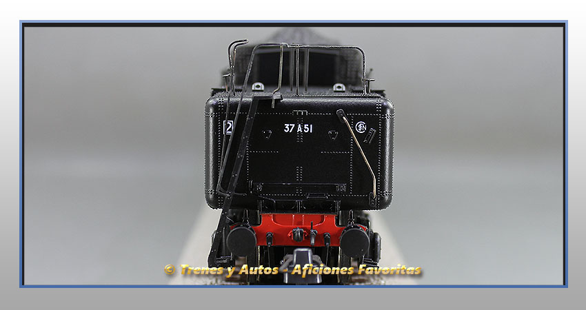 Locomotora vapor con ténder 231 E - SNCF