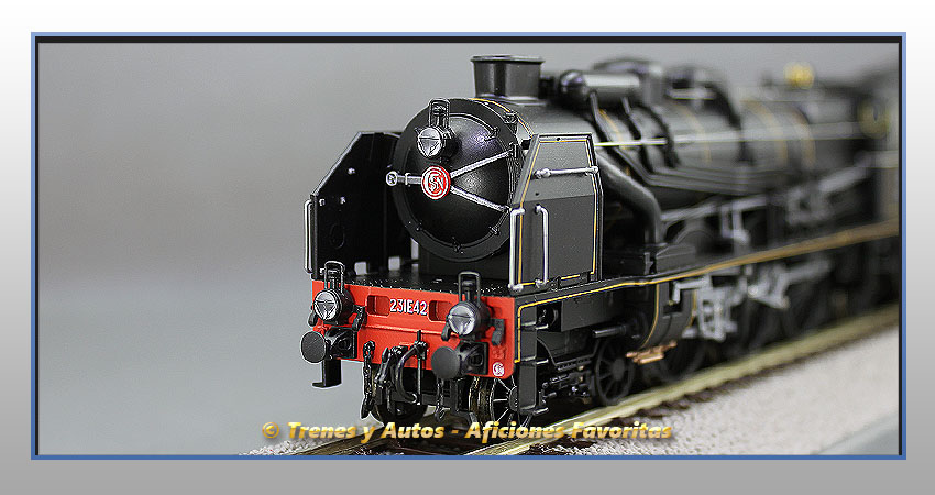 Locomotora vapor con ténder 231 E - SNCF