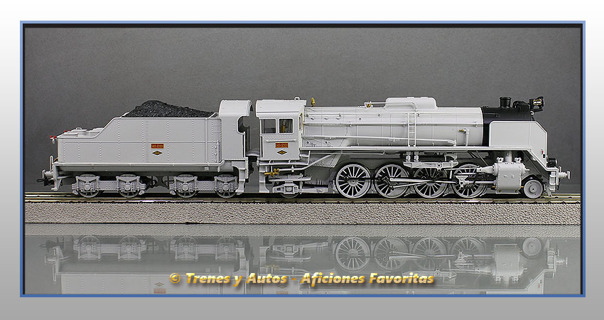 Locomotora vapor con ténder Mikado 141F 2101 - Renfe