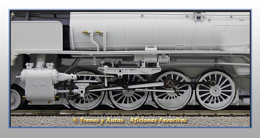 Locomotora vapor con ténder Mikado 141F 2101 - Renfe