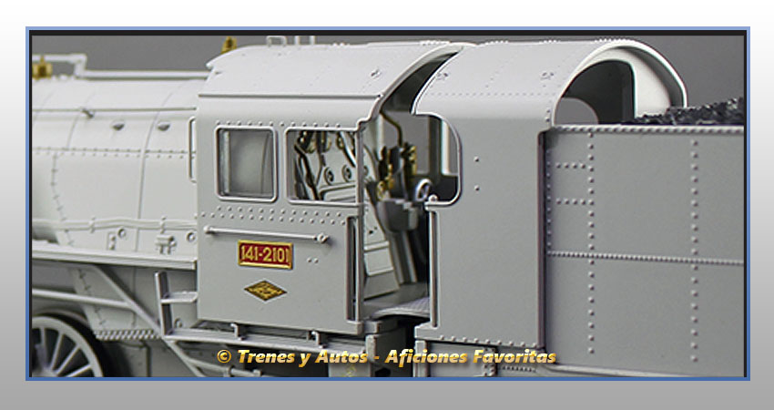 Locomotora vapor con ténder Mikado 141F 2101 - Renfe
