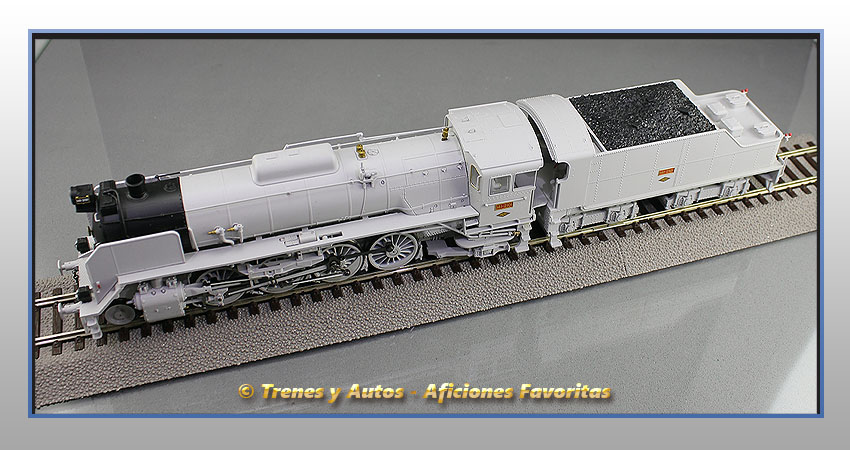 Locomotora vapor con ténder Mikado 141F 2101 - Renfe