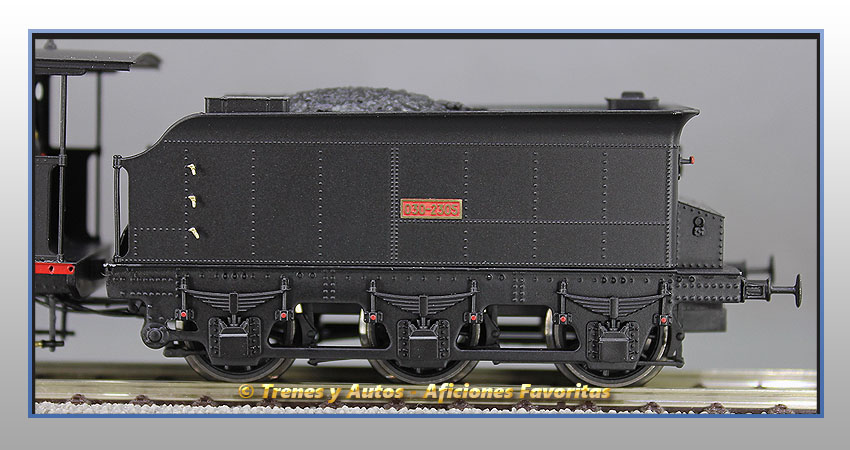 Locomotora vapor con ténder 030-2305 - Renfe